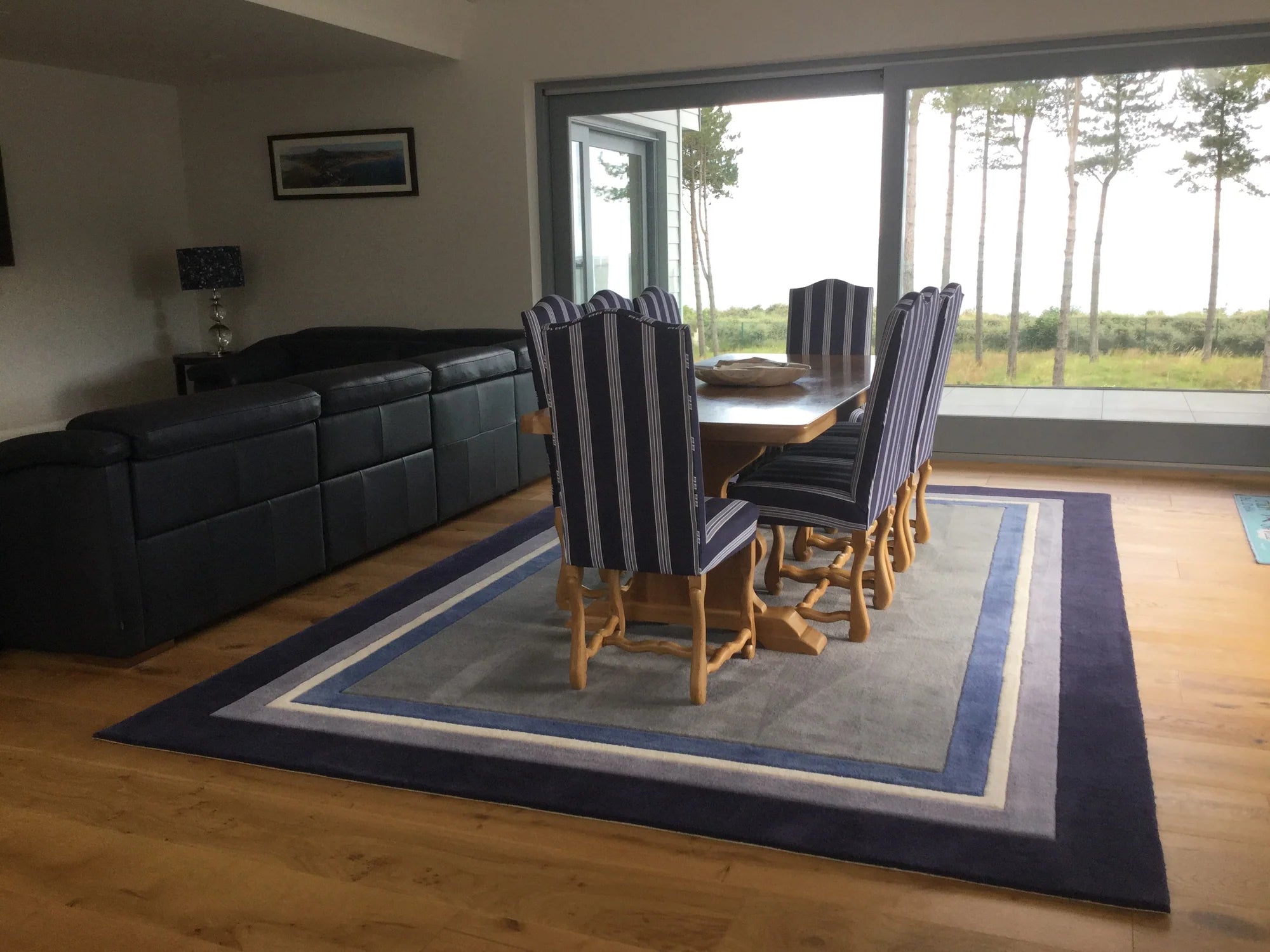 Dining Border Rug Overlooking the North Sea